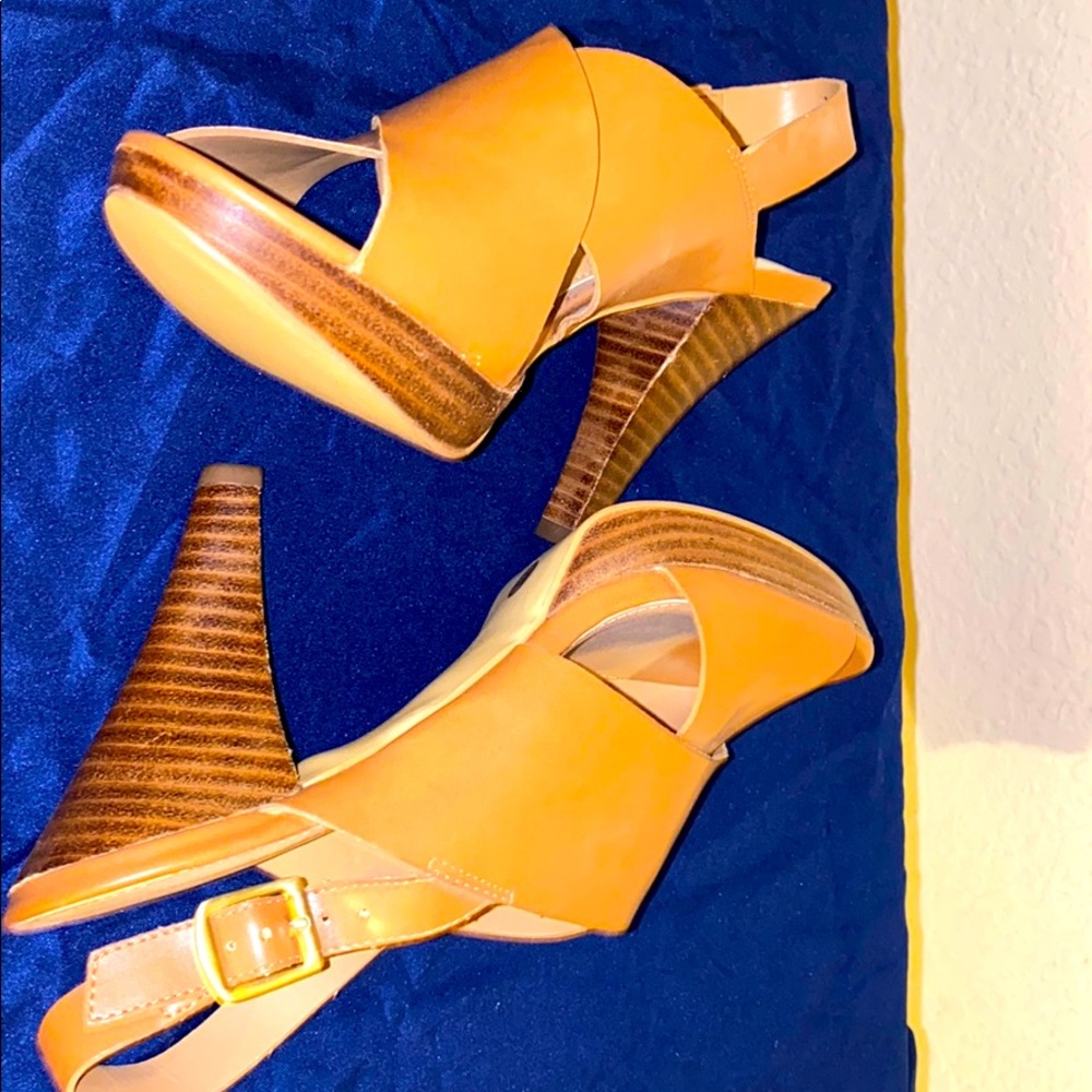 Tan Heels - Picture 3 of 5